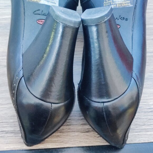 Clarks Artisan leather heels pumps black women's size 8 M - Picture 12 of 15